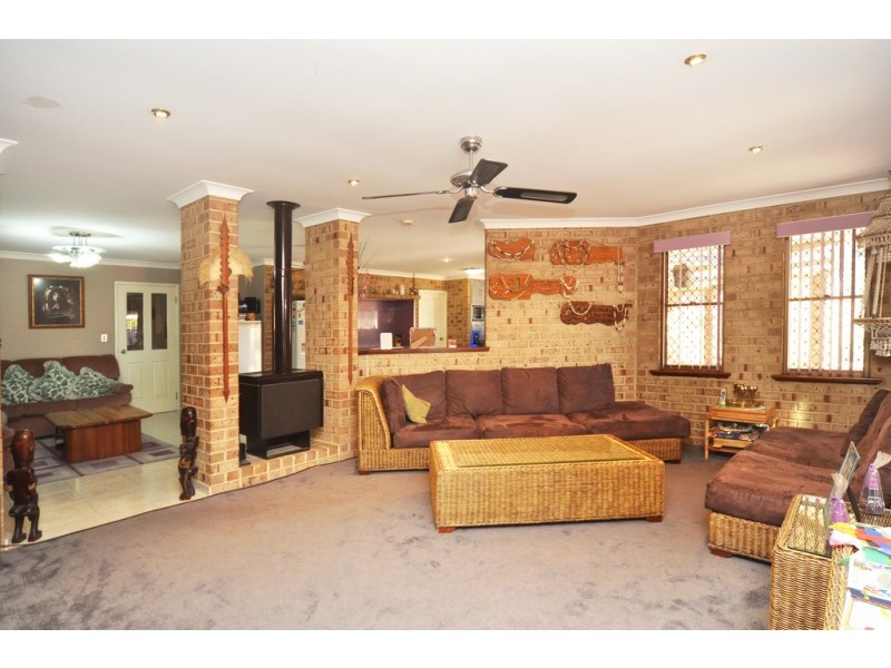 42 Verbena Cr, Dianella WA 6059