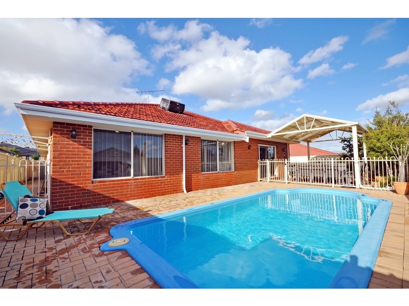 42 Keanefield Drive, Carramar WA 6031