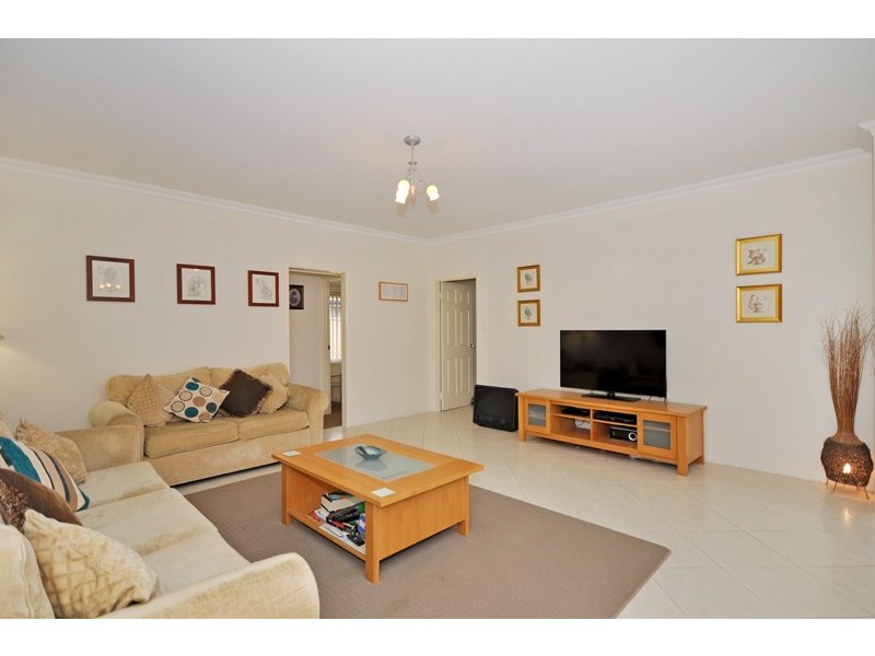 42 Keanefield Drive, Carramar WA 6031