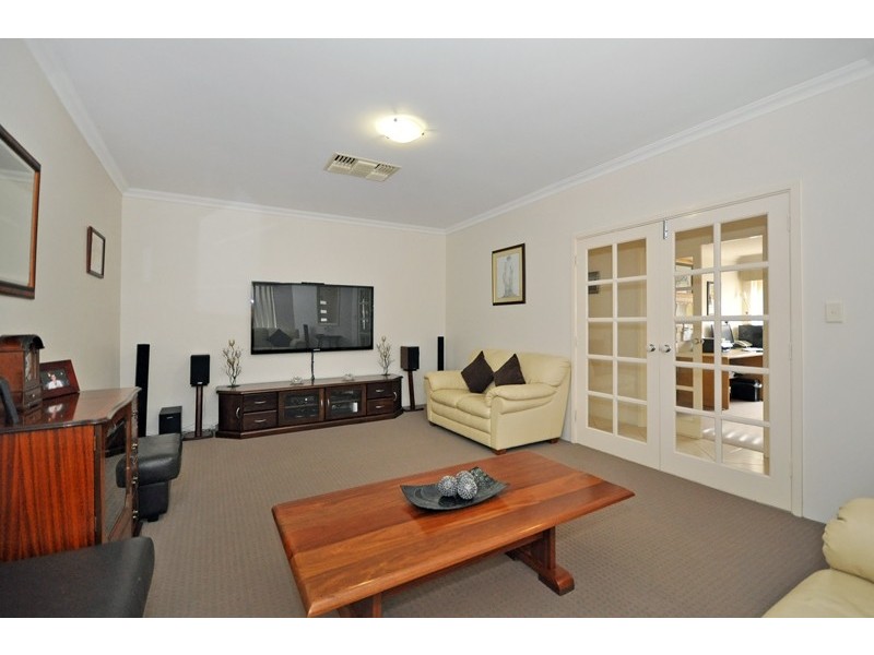 42 Keanefield Drive, Carramar WA 6031