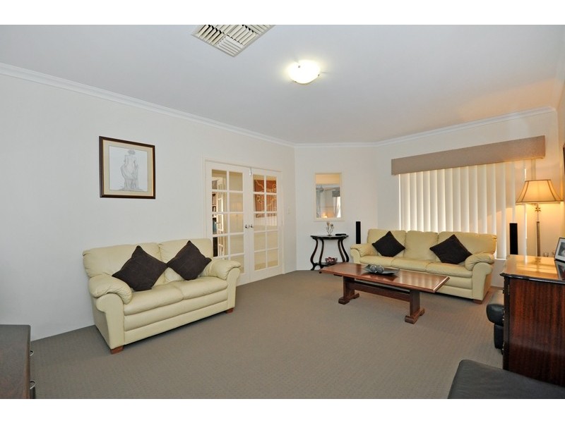 42 Keanefield Drive, Carramar WA 6031