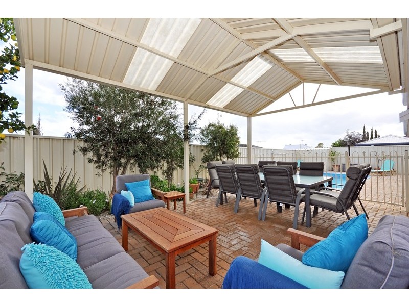 42 Keanefield Drive, Carramar WA 6031