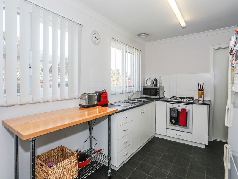 17 Manolas Way, Girrawheen WA 6064