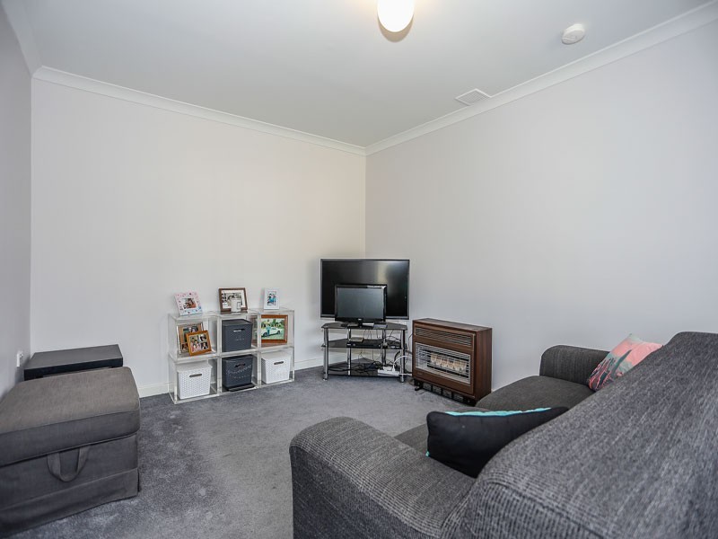 17 Manolas Way, Girrawheen WA 6064