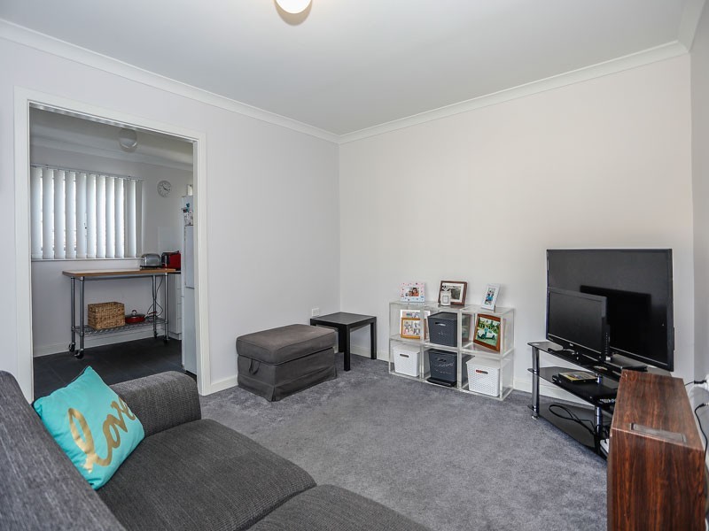 17 Manolas Way, Girrawheen WA 6064