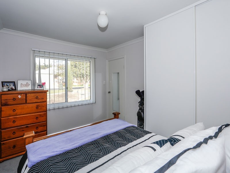 17 Manolas Way, Girrawheen WA 6064