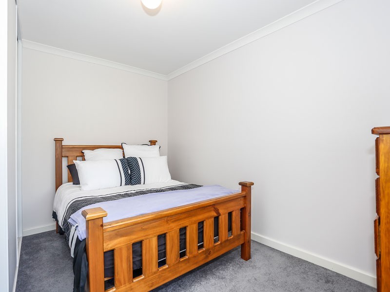 17 Manolas Way, Girrawheen WA 6064