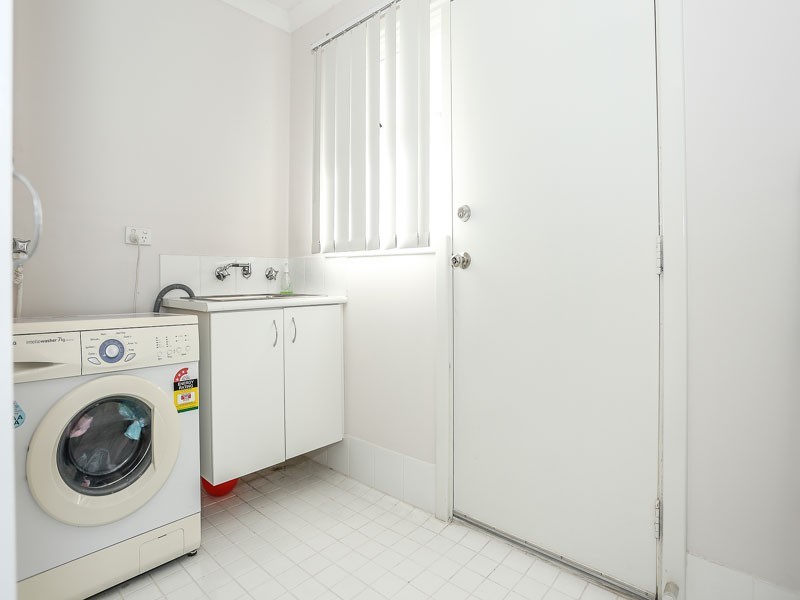 17 Manolas Way, Girrawheen WA 6064