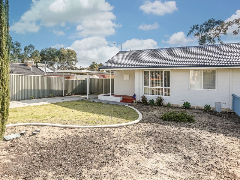 17 Manolas Way, Girrawheen WA 6064