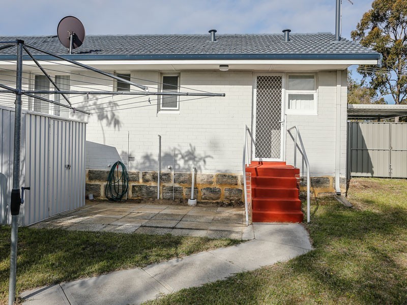 17 Manolas Way, Girrawheen WA 6064