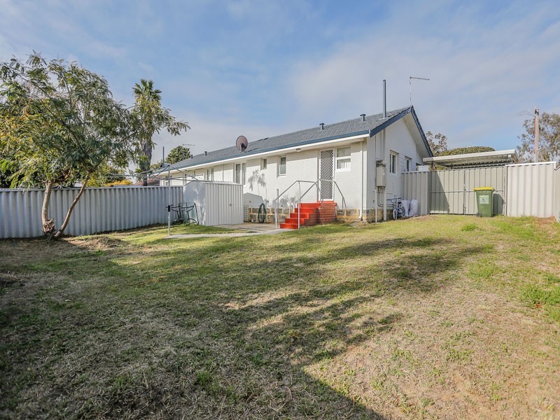 17 Manolas Way, Girrawheen WA 6064