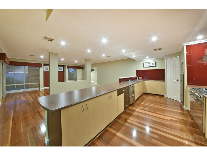 38 Fineview Crescent, Carramar WA 6031
