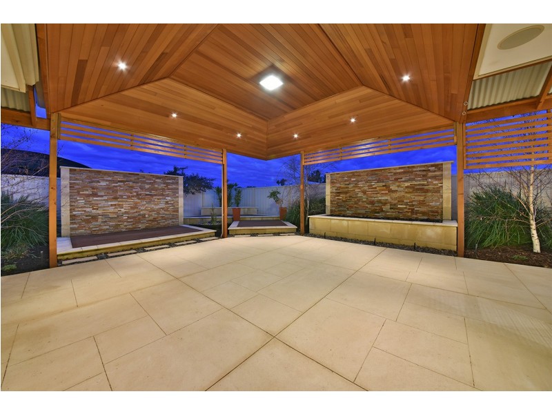 38 Fineview Crescent, Carramar WA 6031