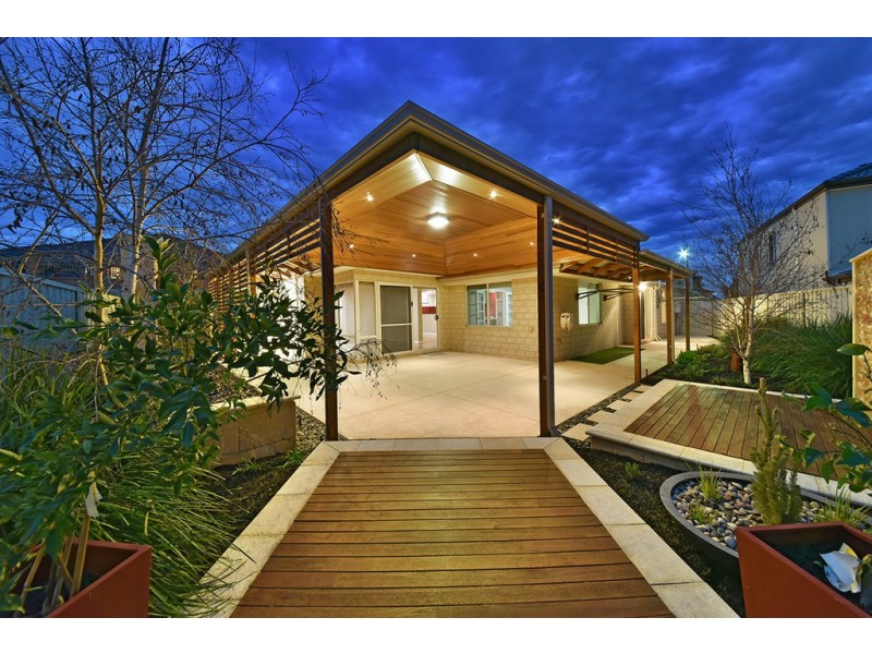 38 Fineview Crescent, Carramar WA 6031