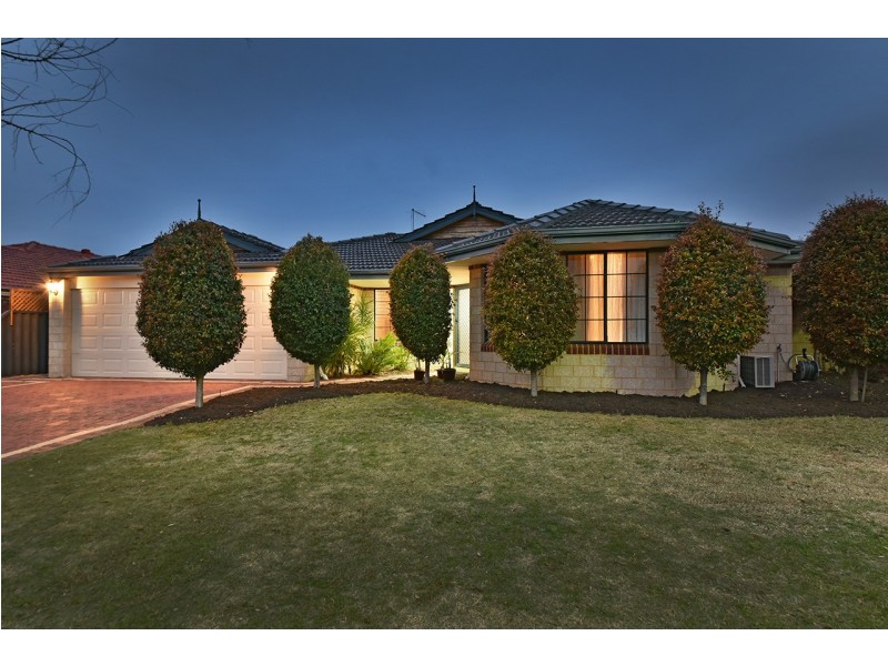 28 Strathalbyn Loop, Carramar WA 6031