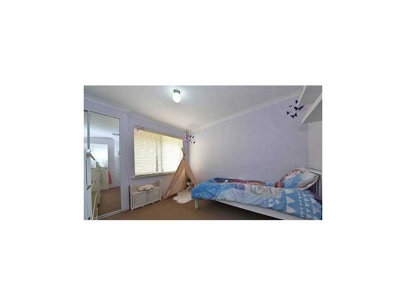 3 Lauderdale Ramble, Carramar WA 6031