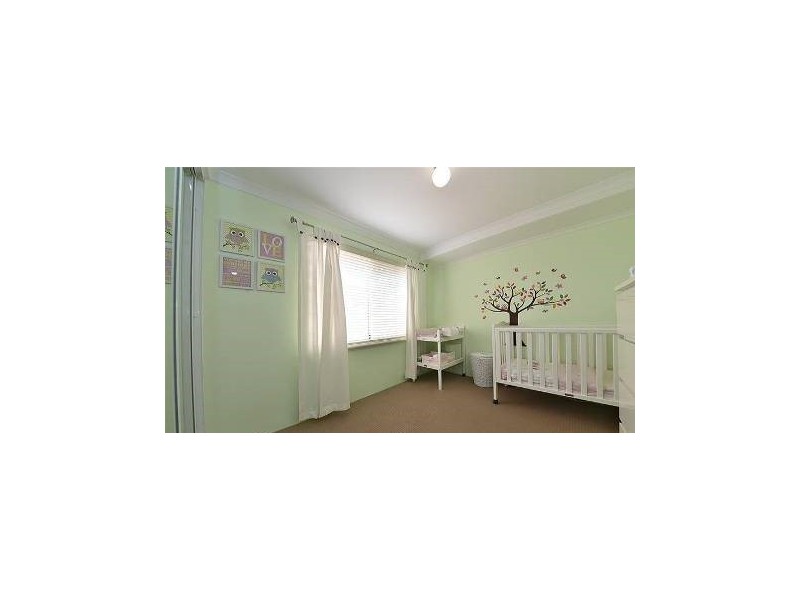 3 Lauderdale Ramble, Carramar WA 6031