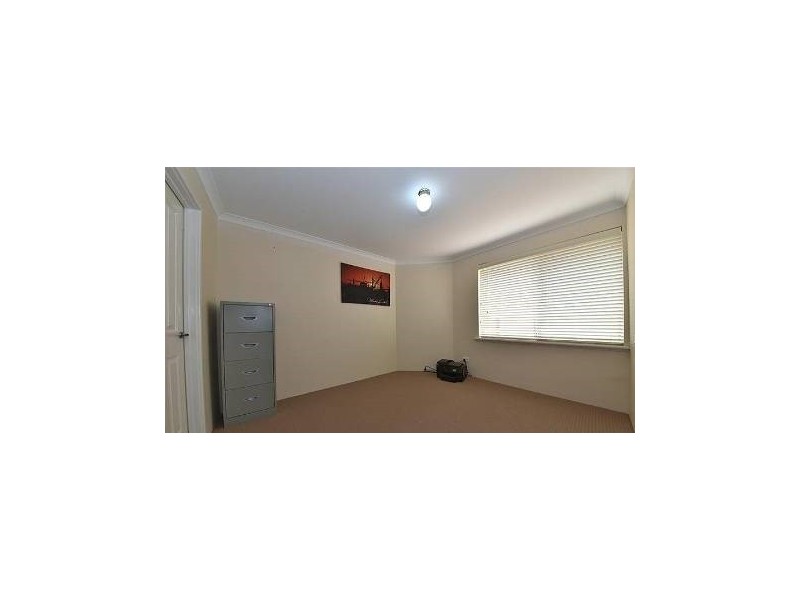 3 Lauderdale Ramble, Carramar WA 6031