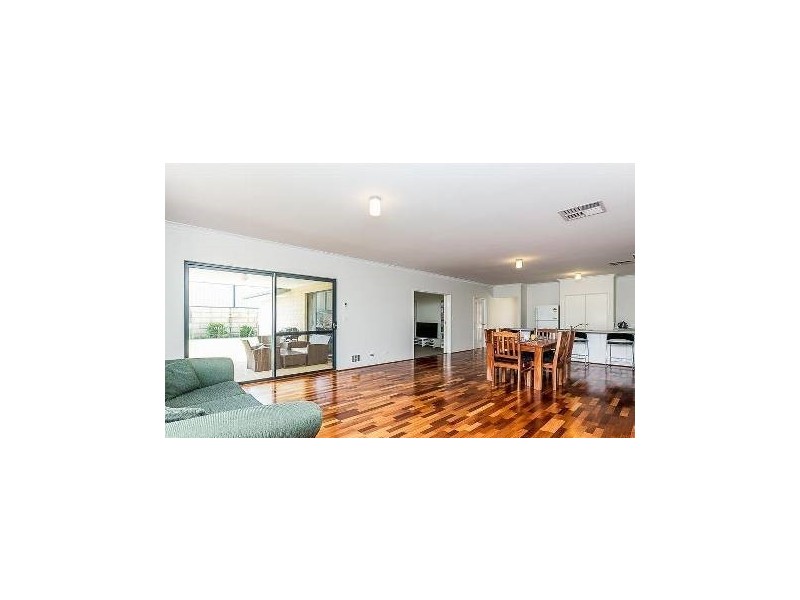 10 Coot Way, Tapping WA 6065