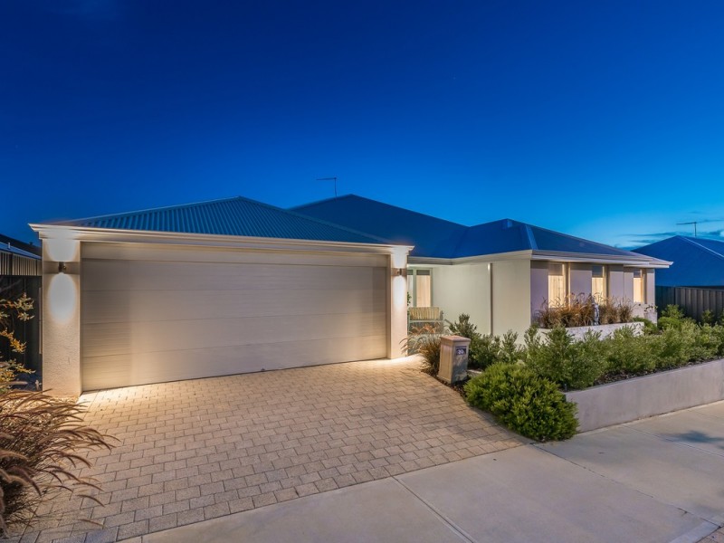 30 Wildwood Mews, Carramar WA 6031