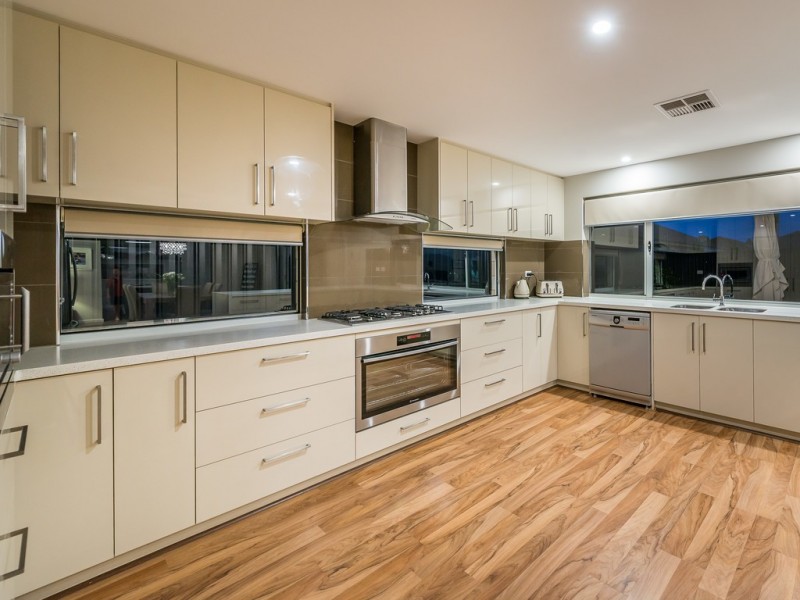 30 Wildwood Mews, Carramar WA 6031