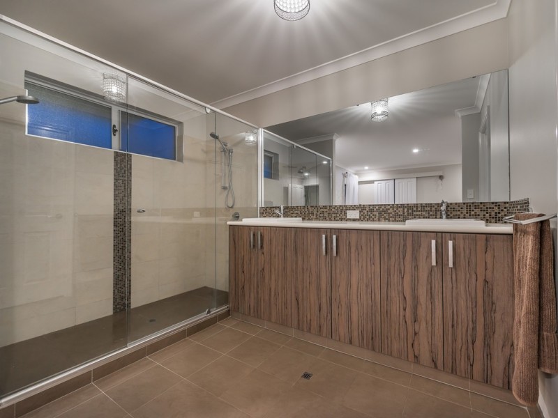 30 Wildwood Mews, Carramar WA 6031