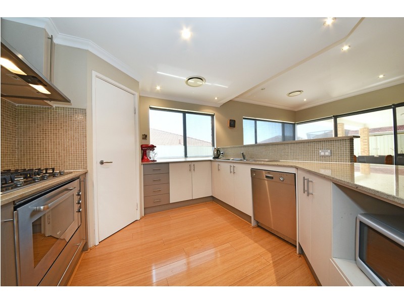 25 Labianca Vista, Carramar WA 6031