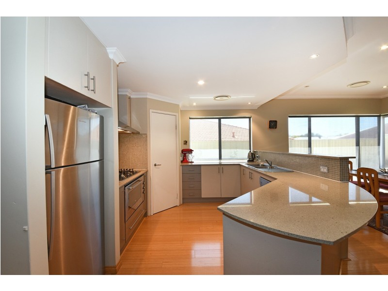 25 Labianca Vista, Carramar WA 6031