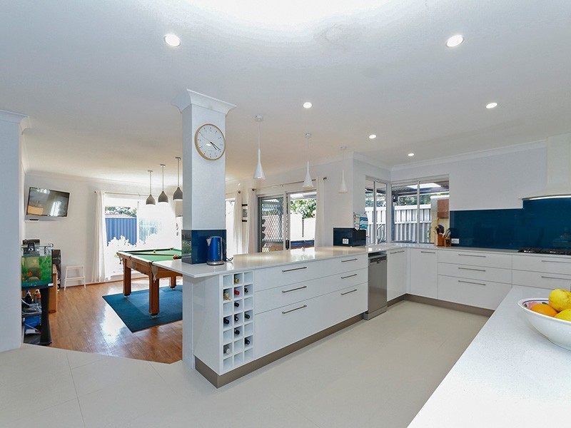 10 Lind Court, Quinns Rocks WA 6030