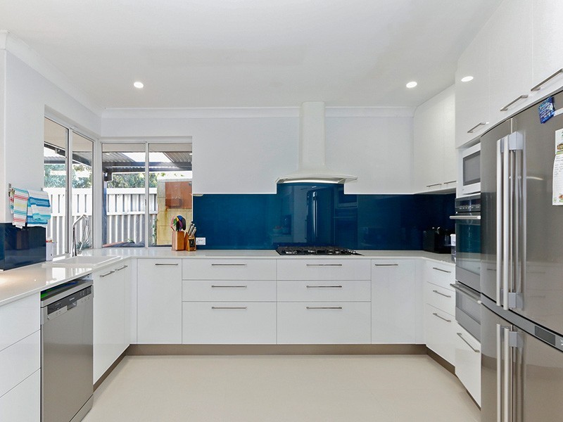 10 Lind Court, Quinns Rocks WA 6030