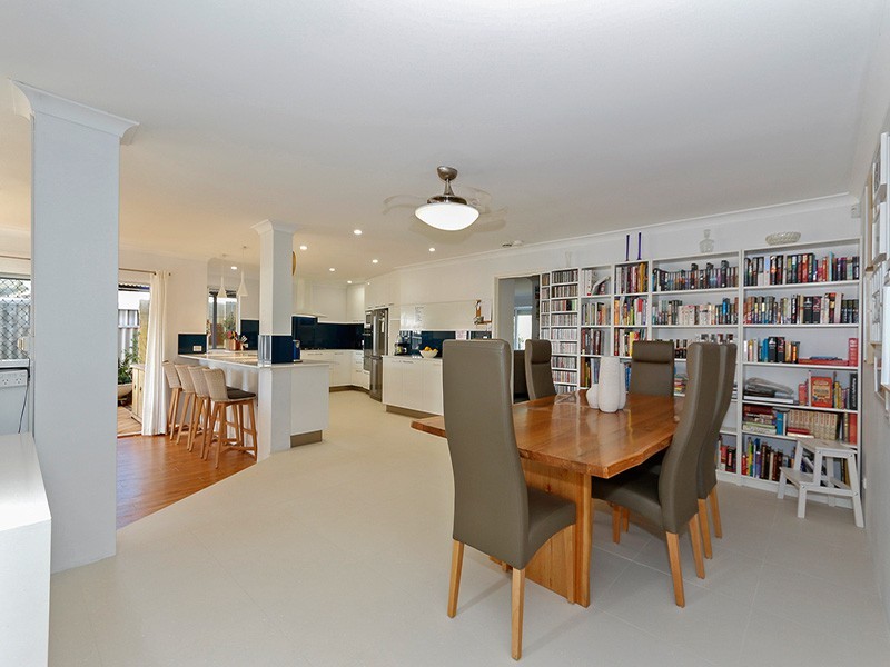 10 Lind Court, Quinns Rocks WA 6030