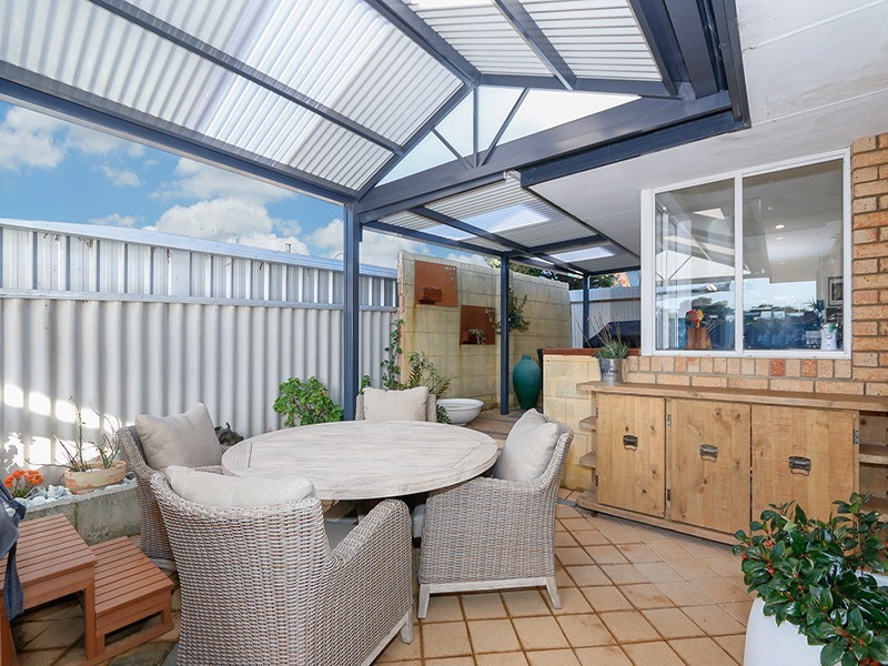 10 Lind Court, Quinns Rocks WA 6030