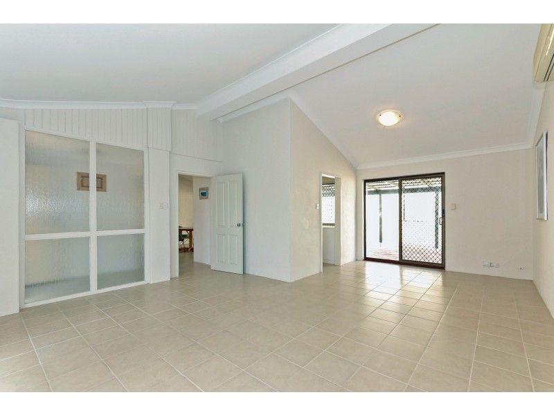 736b Beach Road, Hamersley WA 6022