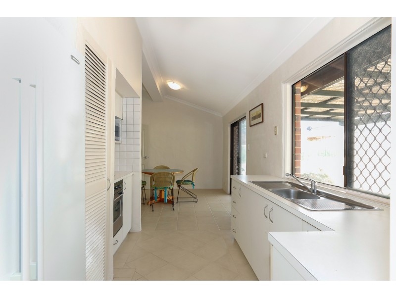 736b Beach Road, Hamersley WA 6022