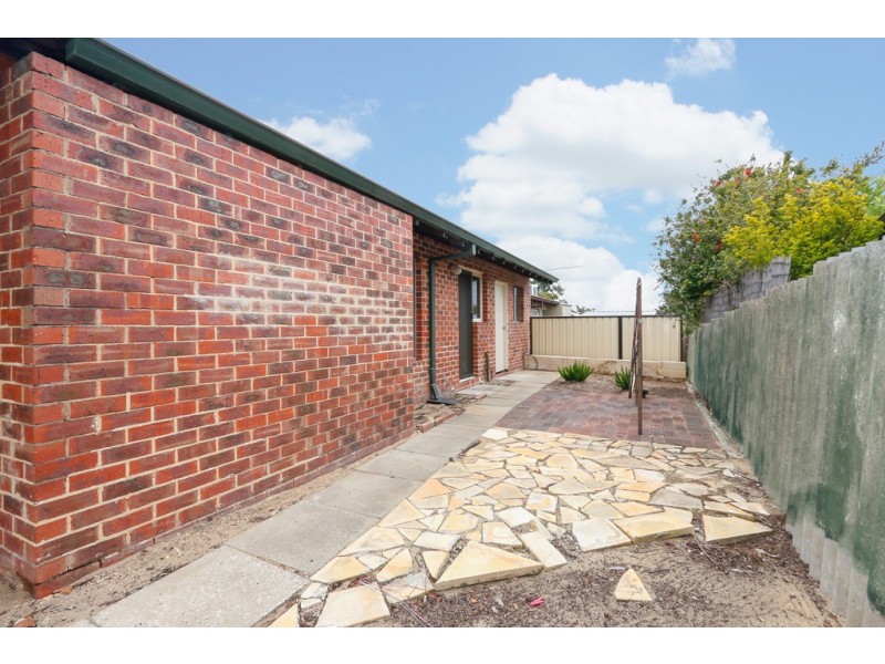 736b Beach Road, Hamersley WA 6022