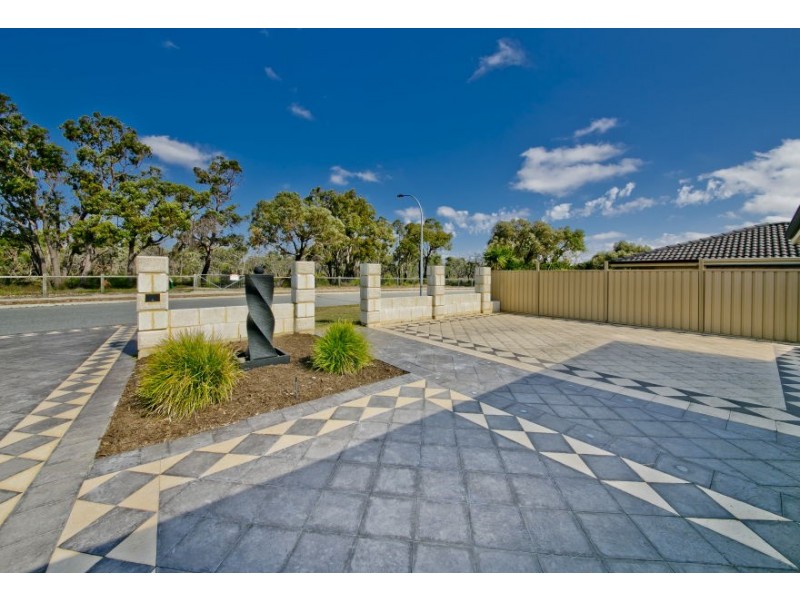 28 PALOMA LOOP, Marangaroo WA 6064