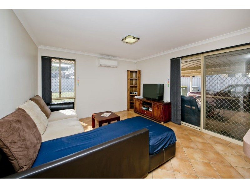 28 PALOMA LOOP, Marangaroo WA 6064