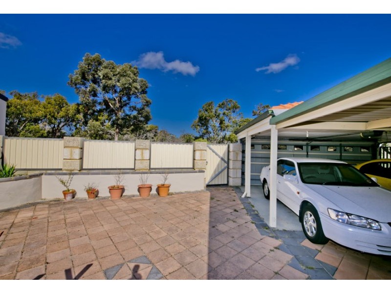 28 PALOMA LOOP, Marangaroo WA 6064