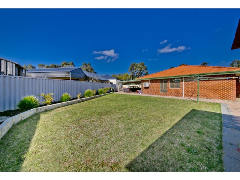 28 PALOMA LOOP, Marangaroo WA 6064