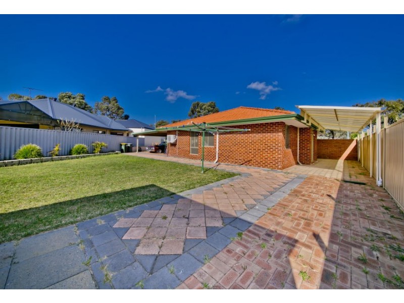 28 PALOMA LOOP, Marangaroo WA 6064