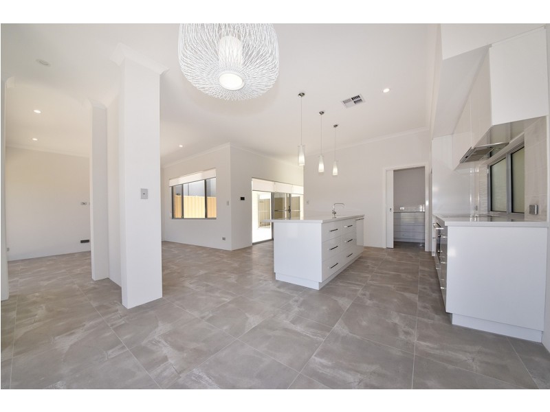 3 Cocoa Pass, Iluka WA 6028