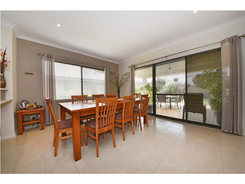 10 Coolidge Gardens, Tapping WA 6065