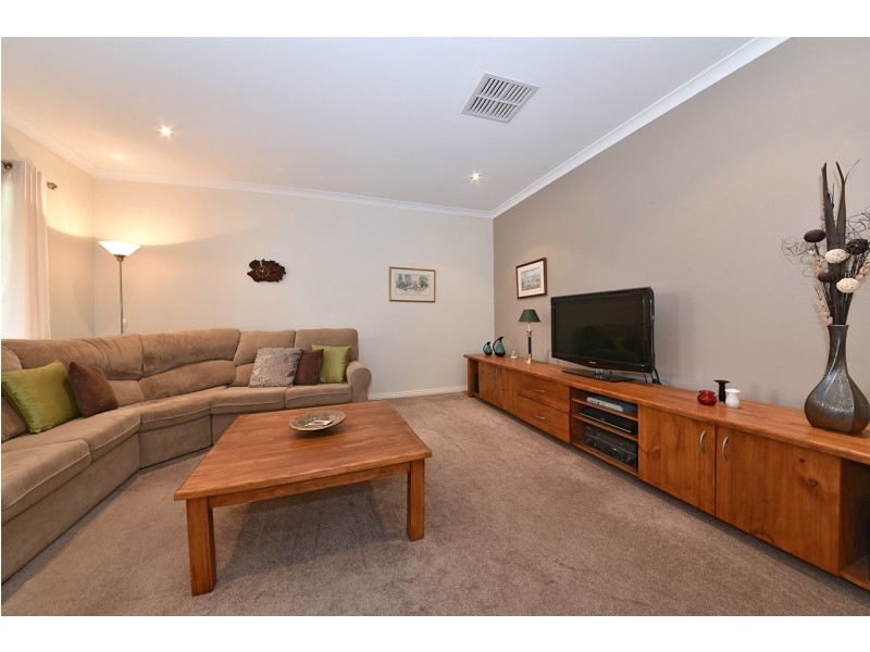 10 Coolidge Gardens, Tapping WA 6065