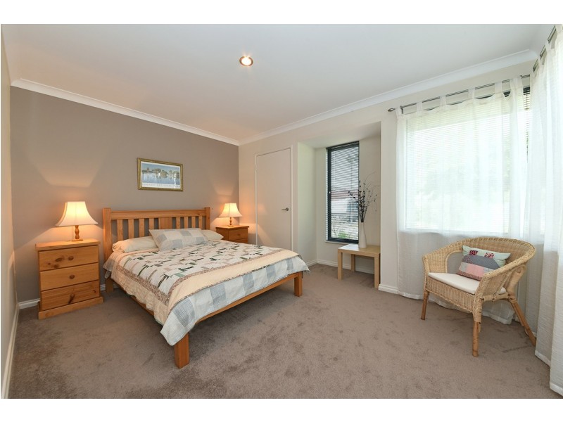 10 Coolidge Gardens, Tapping WA 6065