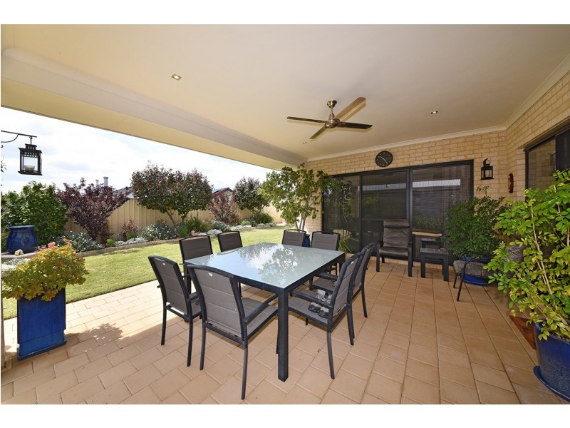 10 Coolidge Gardens, Tapping WA 6065