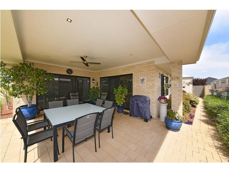 10 Coolidge Gardens, Tapping WA 6065