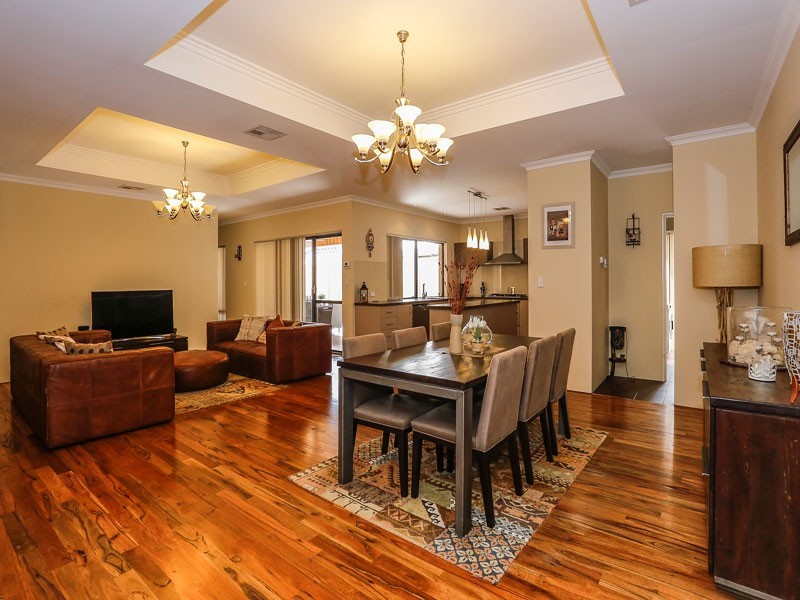 14 Bardeen Pass, Carramar WA 6031