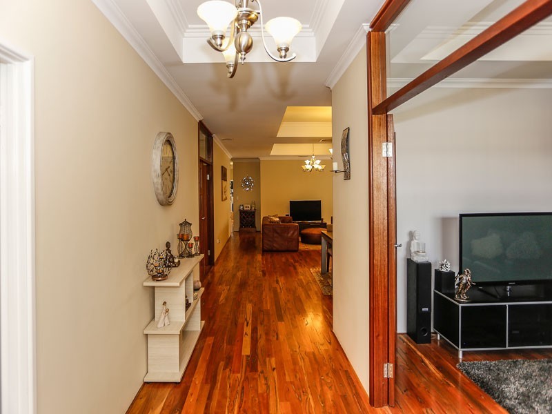 14 Bardeen Pass, Carramar WA 6031