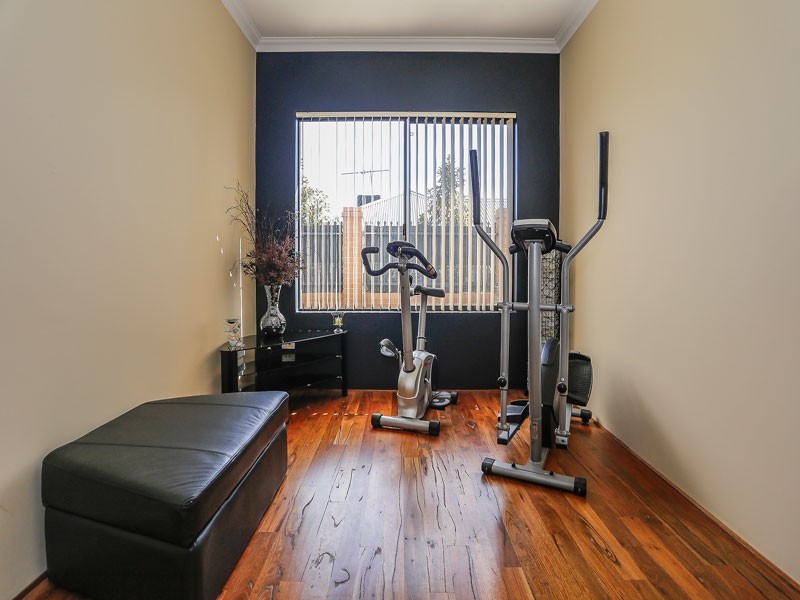 14 Bardeen Pass, Carramar WA 6031