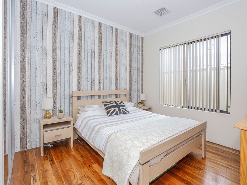 14 Bardeen Pass, Carramar WA 6031